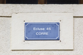 Maison d'éclusier de Corre : détail de la plaque d'identification de l'écluse. © Région Bourgogne-Franche-Comté, Inventaire du patrimoine