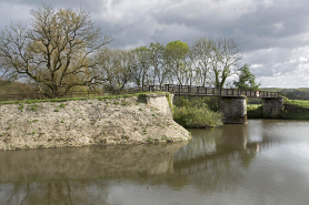 La passerelle enjambant le Coney vue du nord-ouest. © Région Bourgogne-Franche-Comté, Inventaire du patrimoine