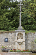 Oratoire et croix de chemin dite du Pilori, rue du Château. © Région Bourgogne-Franche-Comté, Inventaire du patrimoine