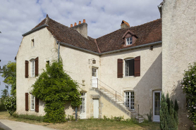 Vue générale sur la cour. © Région Bourgogne-Franche-Comté, Inventaire du patrimoine
