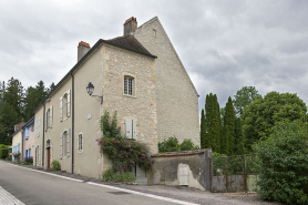 Vue générale depuis la rue du Château. © Région Bourgogne-Franche-Comté, Inventaire du patrimoine