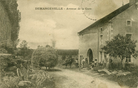 Demangevelle. Avenue de la gare. Carte postale. © Région Bourgogne-Franche-Comté, Inventaire du patrimoine