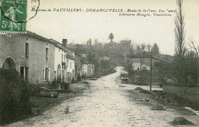 Demangevelle. Route de la gare. Les tours. Carte postale. © Région Bourgogne-Franche-Comté, Inventaire du patrimoine