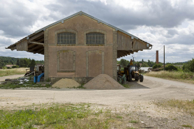 Le hangar de l'ancienne gare. © Région Bourgogne-Franche-Comté, Inventaire du patrimoine