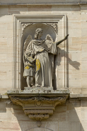 Niche abritant un ange accompagné d'un enfant, façade principale. © Région Bourgogne-Franche-Comté, Inventaire du patrimoine