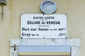Plaque d'identification de l'écluse. © Région Bourgogne-Franche-Comté, Inventaire du patrimoine