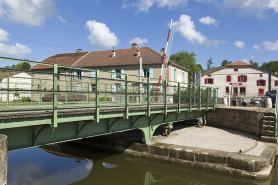 Le tablier métallique et sa plateforme. © Région Bourgogne-Franche-Comté, Inventaire du patrimoine