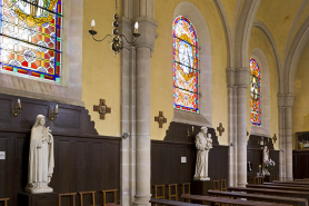 Statues et boiseries du mur latéral nord. © Région Bourgogne-Franche-Comté, Inventaire du patrimoine