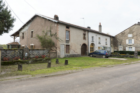 Alignement de fermes, Grande rue. © Région Bourgogne-Franche-Comté, Inventaire du patrimoine