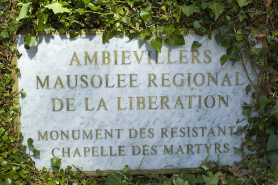 Détail de la plaque commémorative. © Région Bourgogne-Franche-Comté, Inventaire du patrimoine