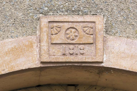 Détail d'une date portée. © Région Bourgogne-Franche-Comté, Inventaire du patrimoine