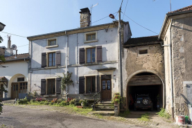 Maison 9 rue de la fontaine. © Région Bourgogne-Franche-Comté, Inventaire du patrimoine