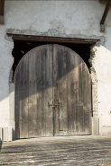 Détail d'une porte de grange sur la façade est des ateliers municipaux. © Région Bourgogne-Franche-Comté, Inventaire du patrimoine