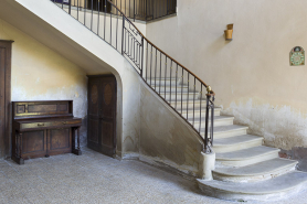 Escalier de distribution intérieur. © Région Bourgogne-Franche-Comté, Inventaire du patrimoine
