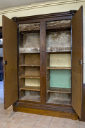 Placard de la cuisine : portes ouvertes. © Région Bourgogne-Franche-Comté, Inventaire du patrimoine