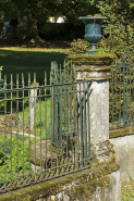 Détail de la cloture orientale. © Région Bourgogne-Franche-Comté, Inventaire du patrimoine