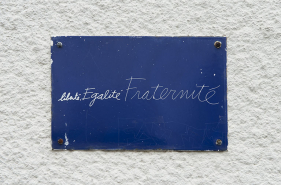 Détail de signalétique interieure. © Région Bourgogne-Franche-Comté, Inventaire du patrimoine