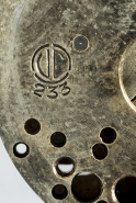 Logotype Cupillard et numéro de modèle. © Région Bourgogne-Franche-Comté, Inventaire du patrimoine