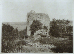 Photographie de Vedastus : les ruines de Demangevelle. Août 1890. © Région Bourgogne-Franche-Comté, Inventaire du patrimoine