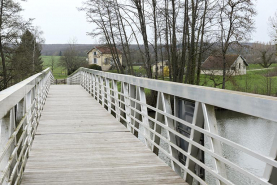 Passerelle enjambant la Saône. Vue de desssus. © Région Bourgogne-Franche-Comté, Inventaire du patrimoine