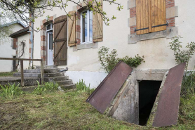 Vue générale sur la façade postérieure de la maison. © Région Bourgogne-Franche-Comté, Inventaire du patrimoine