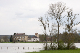 La commune lors d'une crue de la Saône. © Région Bourgogne-Franche-Comté, Inventaire du patrimoine