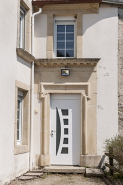 Détail du décor de l'entrée, partie habitation. © Région Bourgogne-Franche-Comté, Inventaire du patrimoine