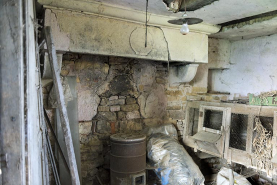 Cheminée au rez-de-chaussée du pigeonnier. © Région Bourgogne-Franche-Comté, Inventaire du patrimoine