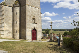 Vue du rez-de-chaussée de la tour-clocher. © Région Bourgogne-Franche-Comté, Inventaire du patrimoine