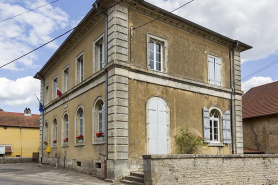 Vue de trois quarts droite. © Région Bourgogne-Franche-Comté, Inventaire du patrimoine