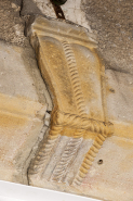 Détail de la porte d'entrée, façade ouest. © Région Bourgogne-Franche-Comté, Inventaire du patrimoine