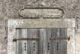 Détail d'inscription de fondation et date portée : 1839. © Région Bourgogne-Franche-Comté, Inventaire du patrimoine