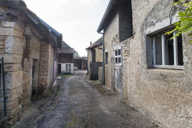 Ruelle perpendiculaire au chemin du Cornot. © Région Bourgogne-Franche-Comté, Inventaire du patrimoine
