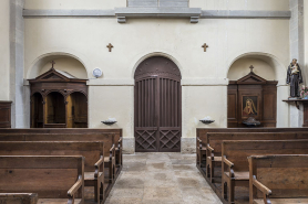 La porte d'entrée entre le confessionnal et les fonts baptismaux. © Région Bourgogne-Franche-Comté, Inventaire du patrimoine