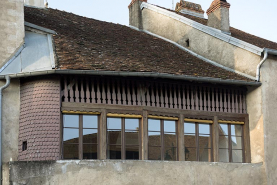 Détail de la façade antérieure : l'ancien séchoir à maïs. © Région Bourgogne-Franche-Comté, Inventaire du patrimoine