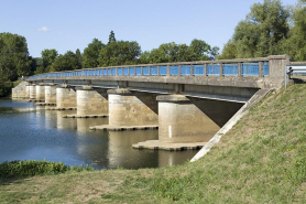 Le pont enjambant la Saône permettant de rejoindre le bourg de Soing. © Région Bourgogne-Franche-Comté, Inventaire du patrimoine