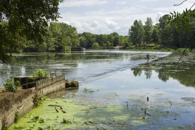 Ancien barrage usinier et la Saône. © Région Bourgogne-Franche-Comté, Inventaire du patrimoine