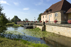 Pont rivière aménagée © Région Bourgogne-Franche-Comté, Inventaire du patrimoine