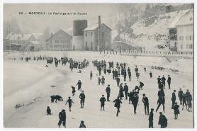55 - Morteau - Le patinage sur le Doubs, carte postale, s.n., s.d., [1er quart 20e siècle], Farine Frères éd. à La Chaux-de-Fonds, Le Locle et Morteau © Région Bourgogne-Franche-Comté, Inventaire du patrimoine
