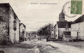La Grande rue, en descendant, carte postale (1921). © Commune de Gevigney-et-Mercey