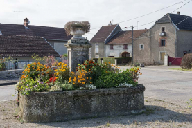 La fontaine à l'entrée de Mercey. © Région Bourgogne-Franche-Comté, Inventaire du patrimoine