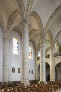 Vue sur les colonnes séparant la nef du collatéral Ouest. © Région Bourgogne-Franche-Comté, Inventaire du patrimoine