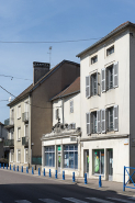 Immeubles le long de la rue principale. © Région Bourgogne-Franche-Comté, Inventaire du patrimoine