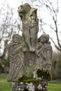 Vue de face rapprochée du calvaire. © Région Bourgogne-Franche-Comté, Inventaire du patrimoine