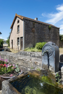 Détail de la borne-fontaine située rue de la Prairie. © Région Bourgogne-Franche-Comté, Inventaire du patrimoine