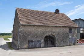 Ferme située à l'extremité du chemin de défruitement des Vergers. © Région Bourgogne-Franche-Comté, Inventaire du patrimoine