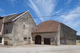 Vue générale de la ferme à l'angle du chemin de défruitement des Vergers © Région Bourgogne-Franche-Comté, Inventaire du patrimoine