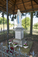 Statue de la Vierge de l'oratoire situé à l'entrée du village route de Scey-sur-Saône. © Région Bourgogne-Franche-Comté, Inventaire du patrimoine