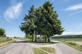 L'oratoire situé à l'entrée du village sur la route de Scey-sur-Saône. © Région Bourgogne-Franche-Comté, Inventaire du patrimoine