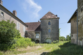 La cour intérieure de la maison forte. © Région Bourgogne-Franche-Comté, Inventaire du patrimoine